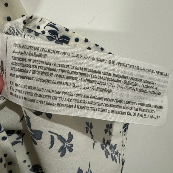 Abercrombie & Fitch Blue and White Floral Top with Tie Size M - Picture 2 of 4